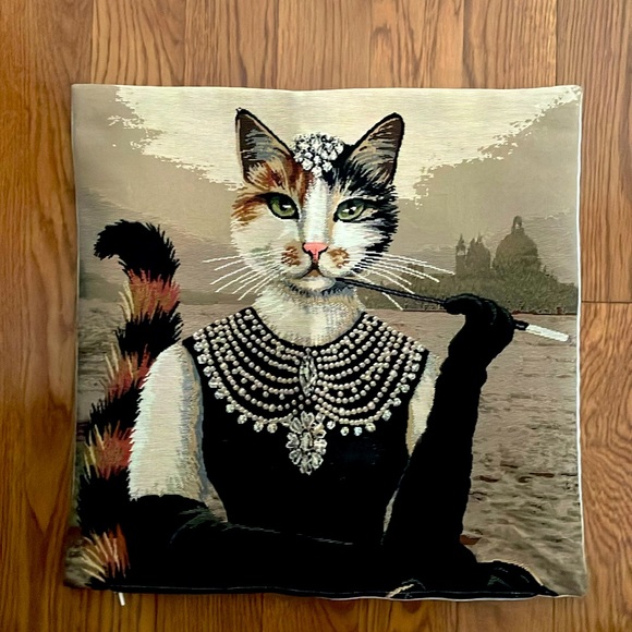 Tapestry Pillow Cover Breakfast at Tiffany’s Audrey Hepburn Cat 17” by 17” NWOT - Picture 1 of 9